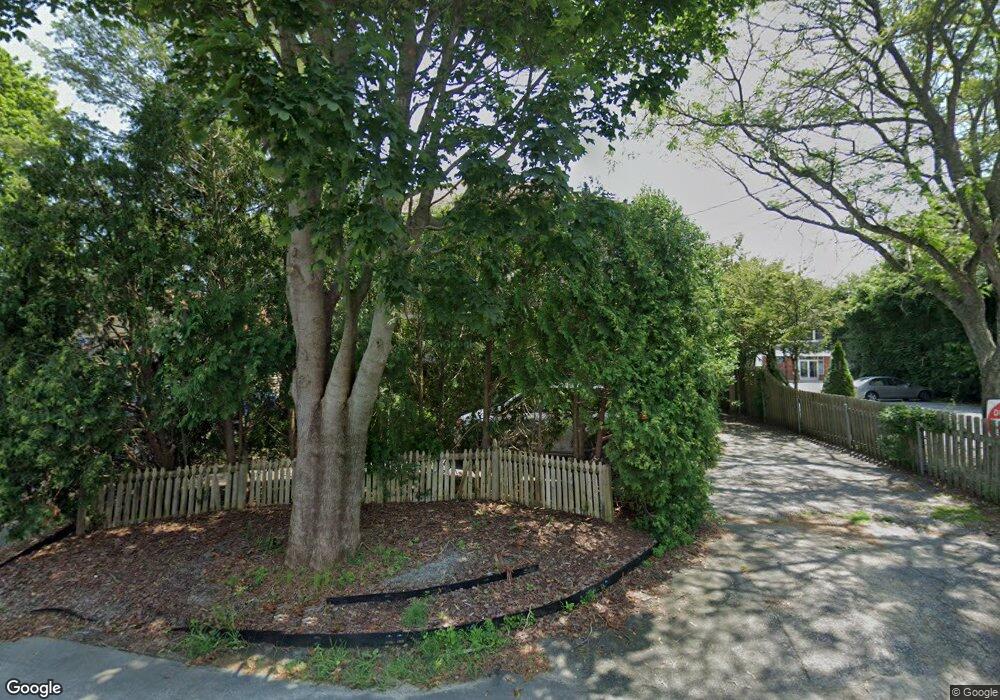 10 Hamilton Ave, Barrington, RI 02806 - photo 1