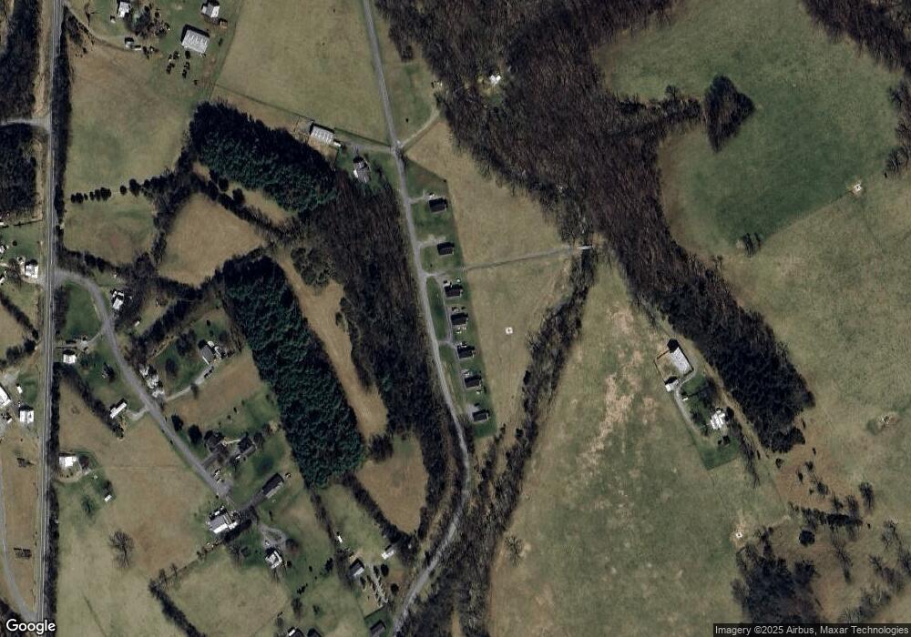 526 Hinton Rd, Luray, VA 22835 - photo 1