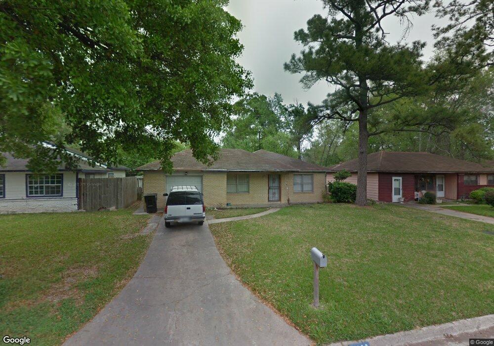 7433 Cabot St, Houston, TX 77016 - photo 1