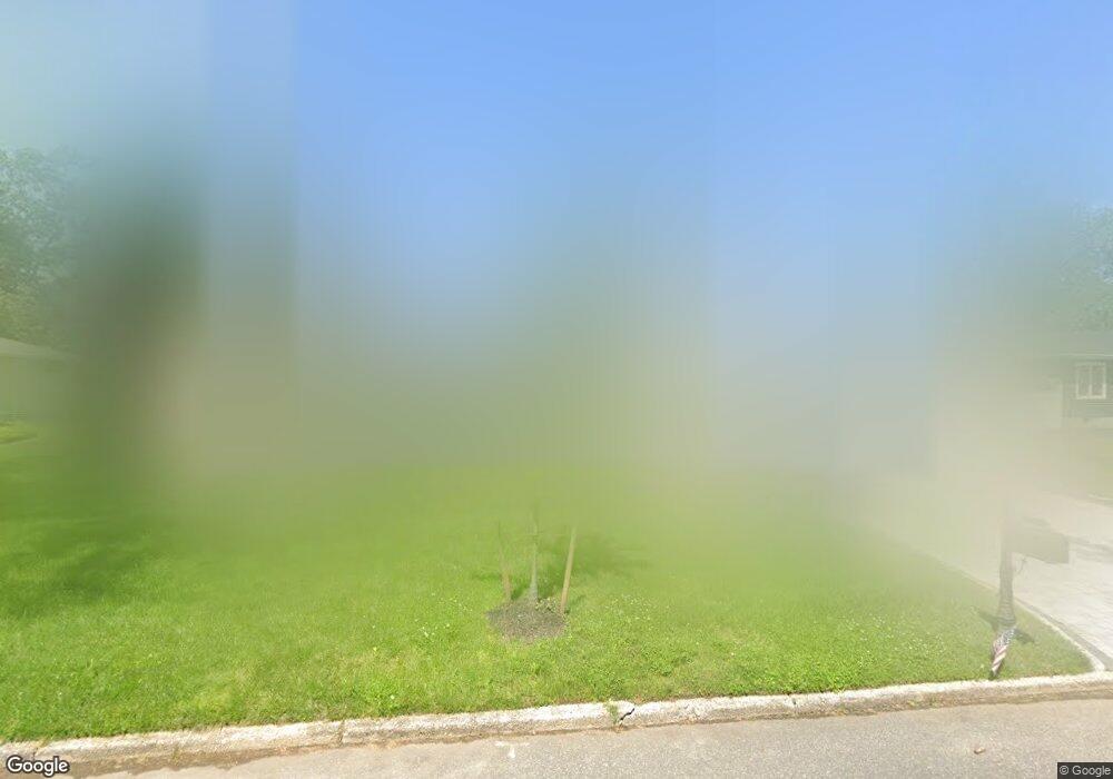 14 Partridge Dr, ComMacK, NY 11725 - photo 1