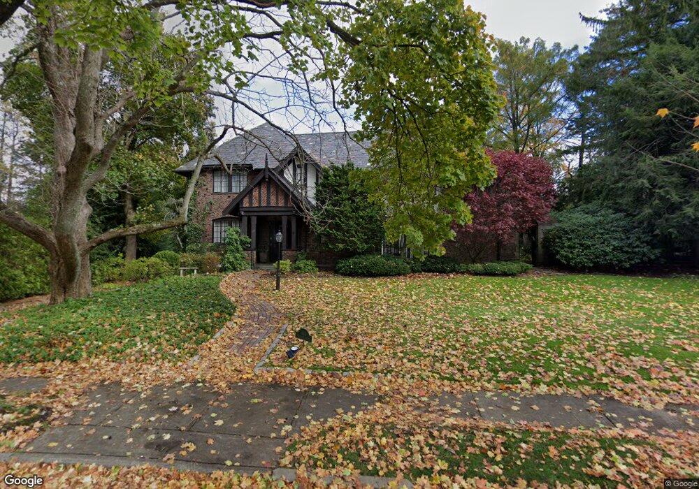 112 Monadnock Rd, Chestnut Hill, MA 02467 - photo 1