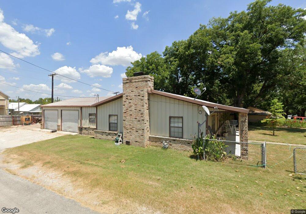 113 W Boyd Ave, Boyd, TX 76023 - photo 1