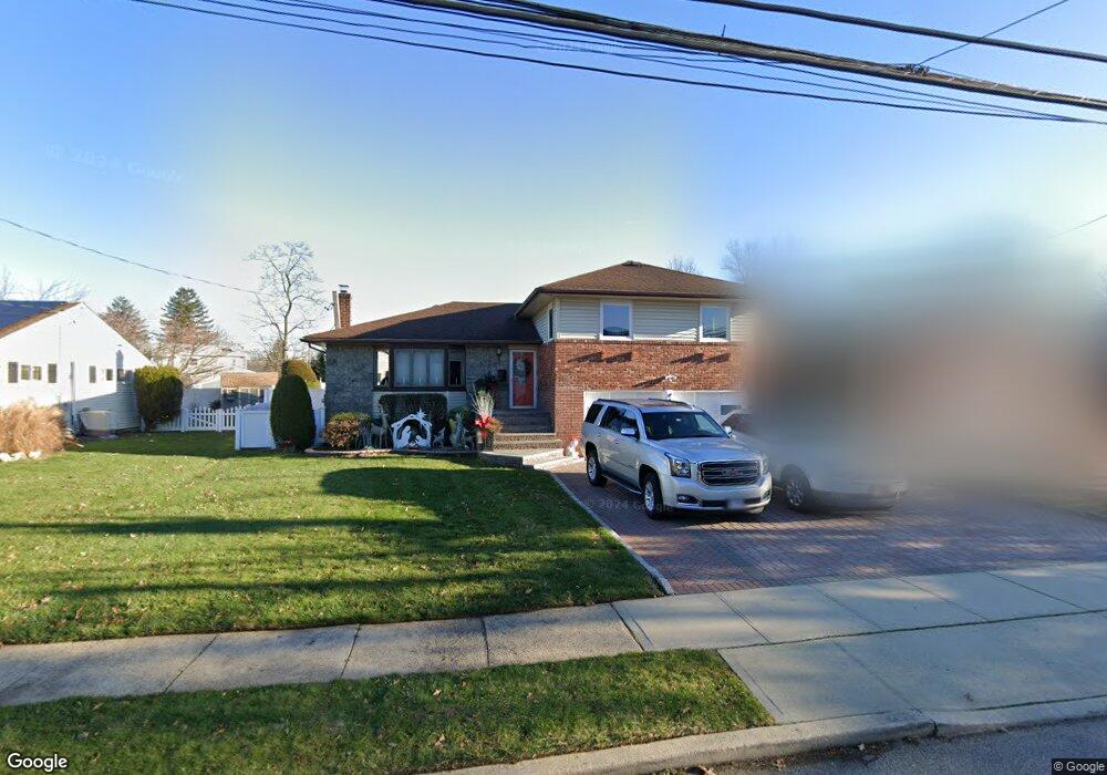 905 Old Britton Rd, North Bellmore, NY 11710 - photo 1