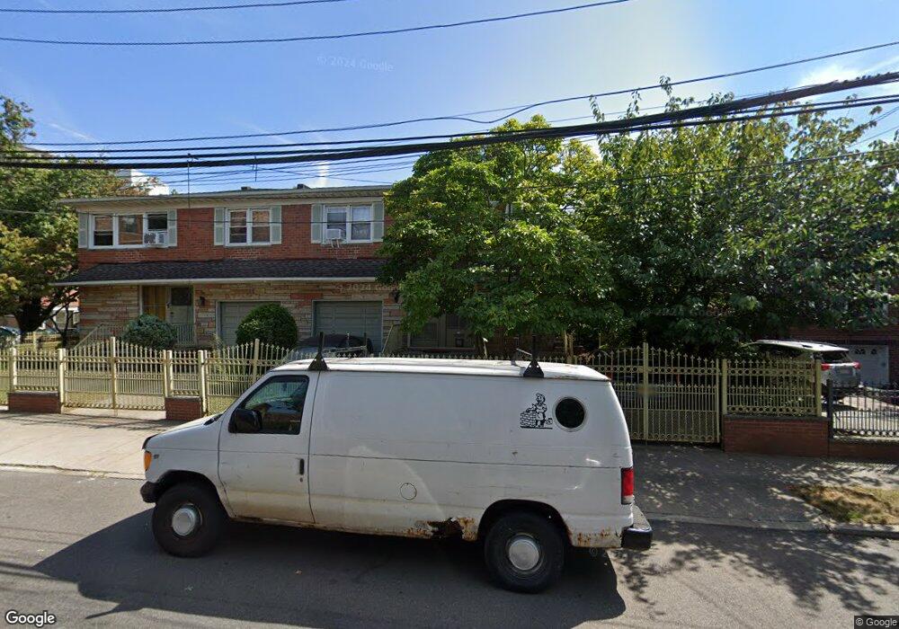 14366 Franklin Ave unit 2F, Flushing, NY 11355 - photo 1