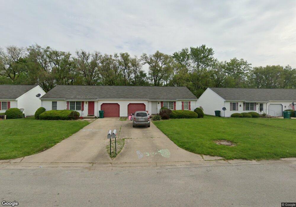 802 E Rudy Ave, Mattoon, IL 61938 - photo 1