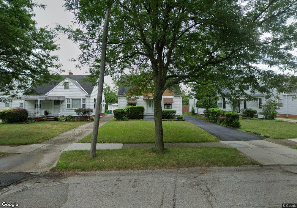 20904 Raymond St, Maple Heights, OH 44137 - photo 1