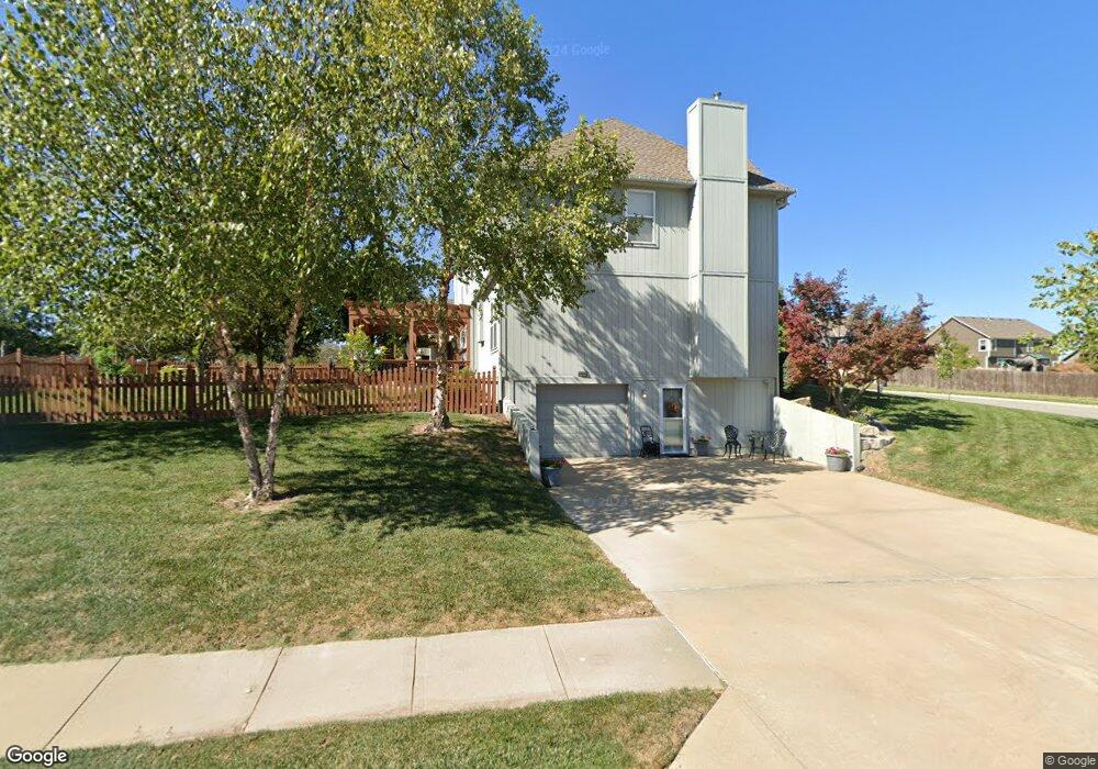 1511 Haystack Rd, Raymore, MO 64083 - photo 1