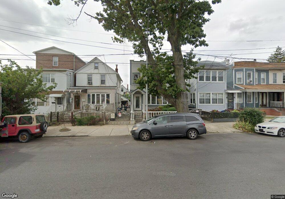 9152 111th St, Richmond Hill, NY 11418 - photo 1