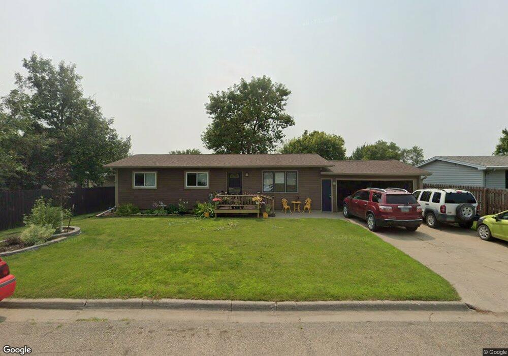 826 18th St NE, Jamestown, ND 58401 - photo 1