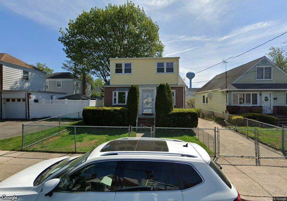 172 Daffodil Ave, Franklin Square, NY 11010 - photo 1