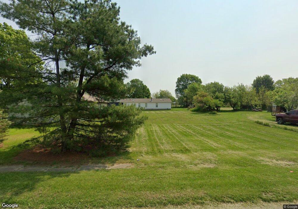 620 1/2 N Maple St, Lagrange, IN 46761 - photo 1