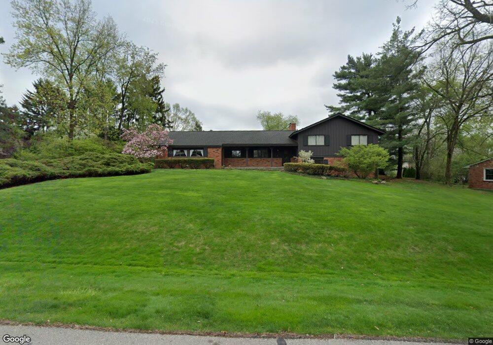 906 Dowling Rd, Bloomfield Hills, MI 48304 - photo 1