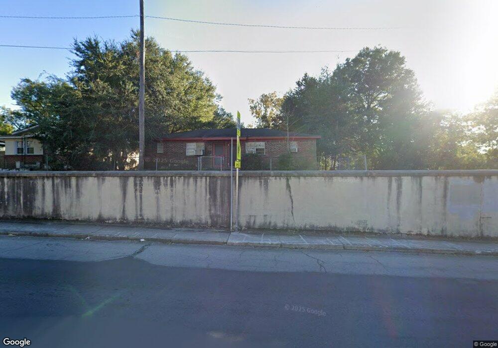 711 E Gwinnett St, Savannah, GA 31401 - photo 1