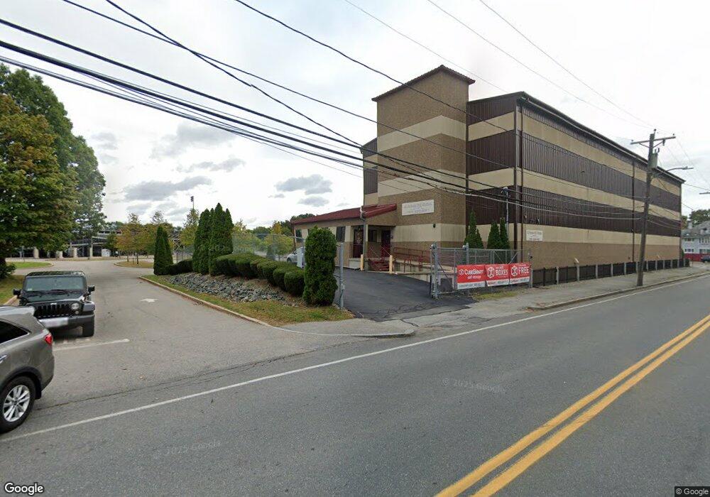 295,65 Salem St unit 2,65, Woburn, MA 01801 - photo 1