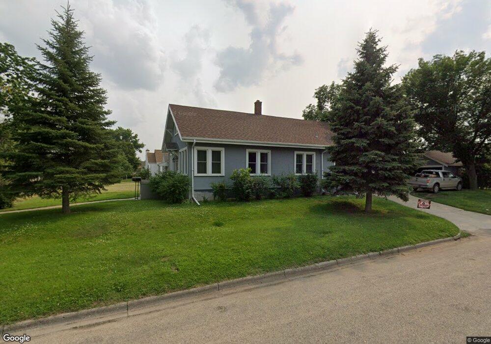 702 3rd Ave SE, Jamestown, ND 58401 - photo 1