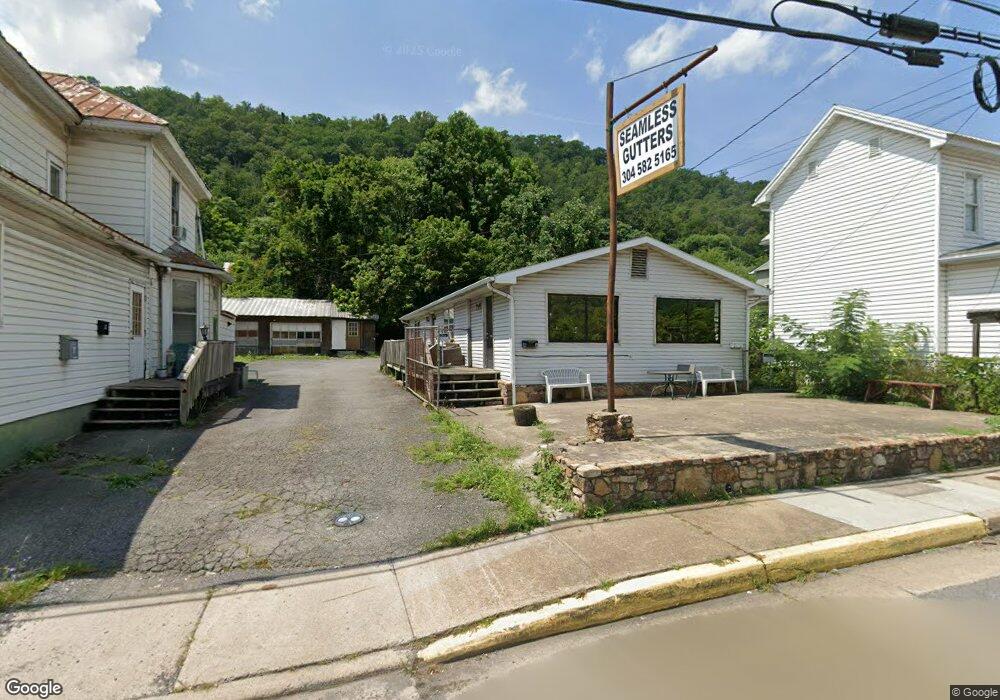 311 N Washington St, Berkeley Springs, WV 25411 - photo 1