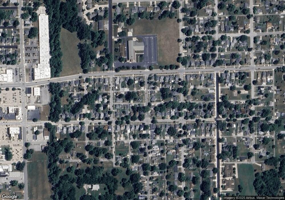 111 Center St, Auburn, IN 46706 - photo 1