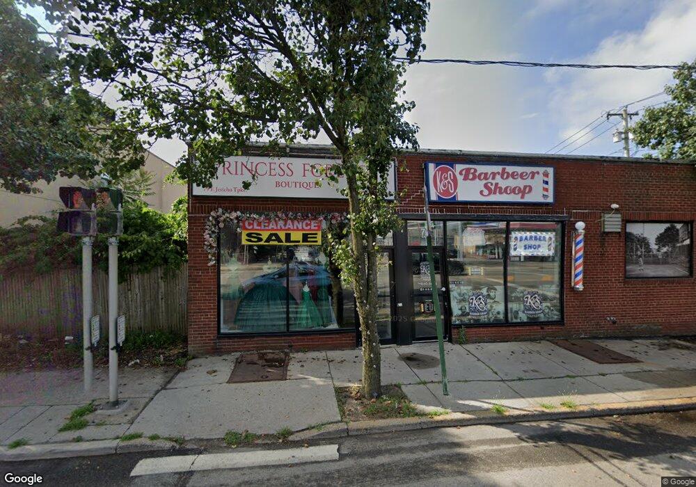 79 E Jericho Turnpike, Mineola, NY 11501 - photo 1