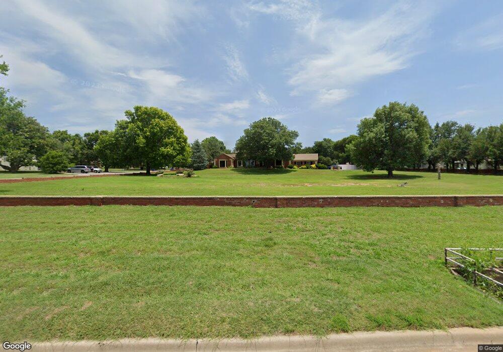 1906 N Country Club Rd, Duncan, OK 73533 - photo 1
