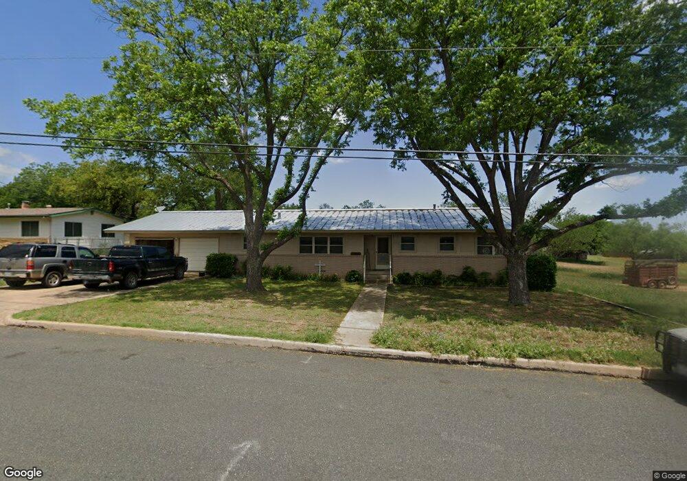 108 E Windcrest St, Fredericksburg, TX 78624 - photo 1