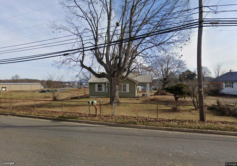 2210 E Unaka Ave, Johnson City, TN 37601 - photo 1