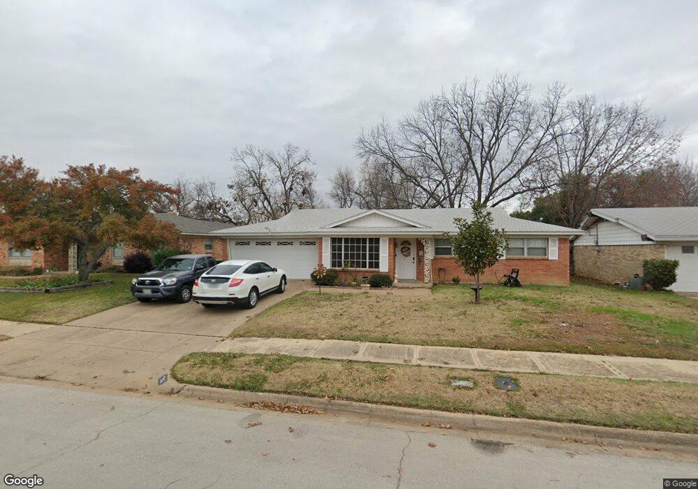 716 Oakwood Ave, Hurst, TX 76053 - photo 1