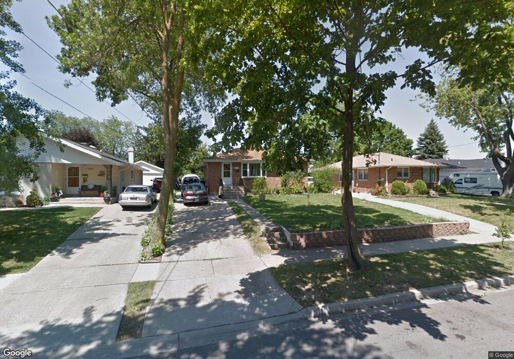 1828 Chestnut St, Waukegan, IL 60087 - photo 1