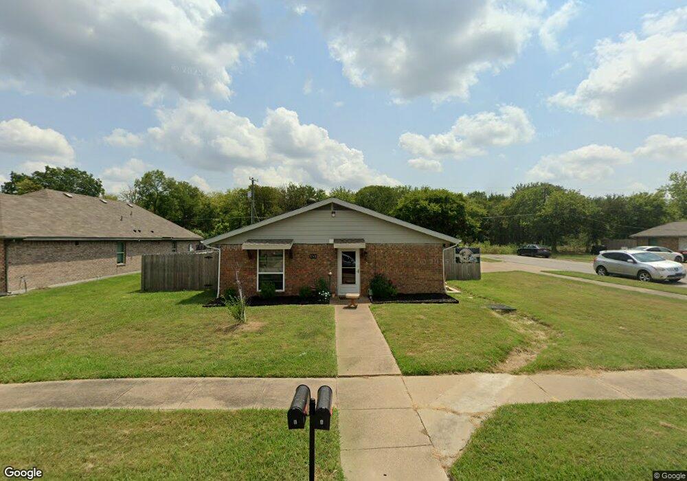 1501 Cardinal Dr, Ennis, TX 75119 - photo 1