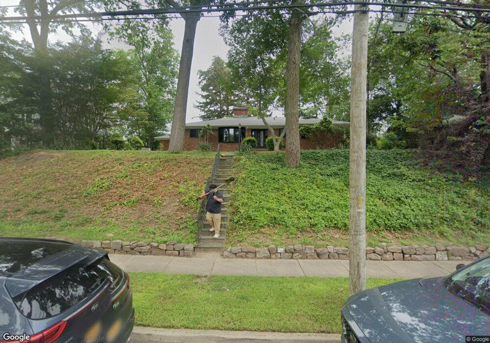 61 Dosoris Way, Glen Cove, NY 11542 - photo 1