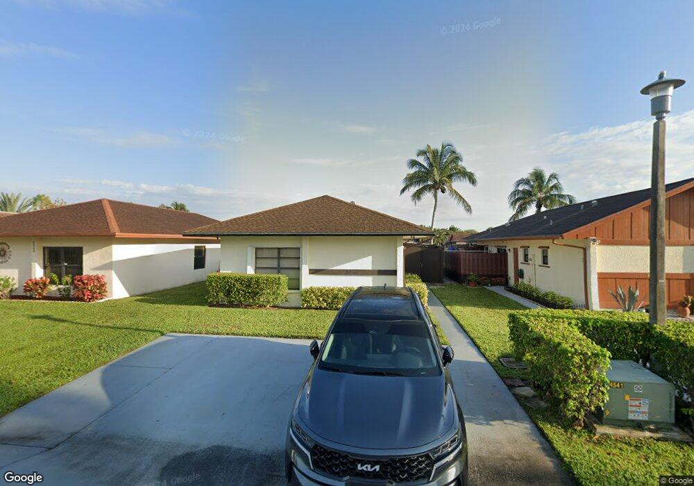 5399 Mendoza St unit 3, West Palm Beach, FL 33415 - photo 1