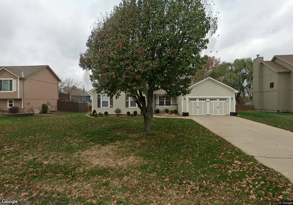 5758 Belmont Dr, Shawnee, KS 66226 - photo 1