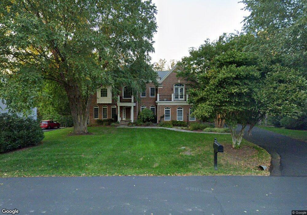 1076 Cedar Chase Ct, Herndon, VA 20170 - photo 1