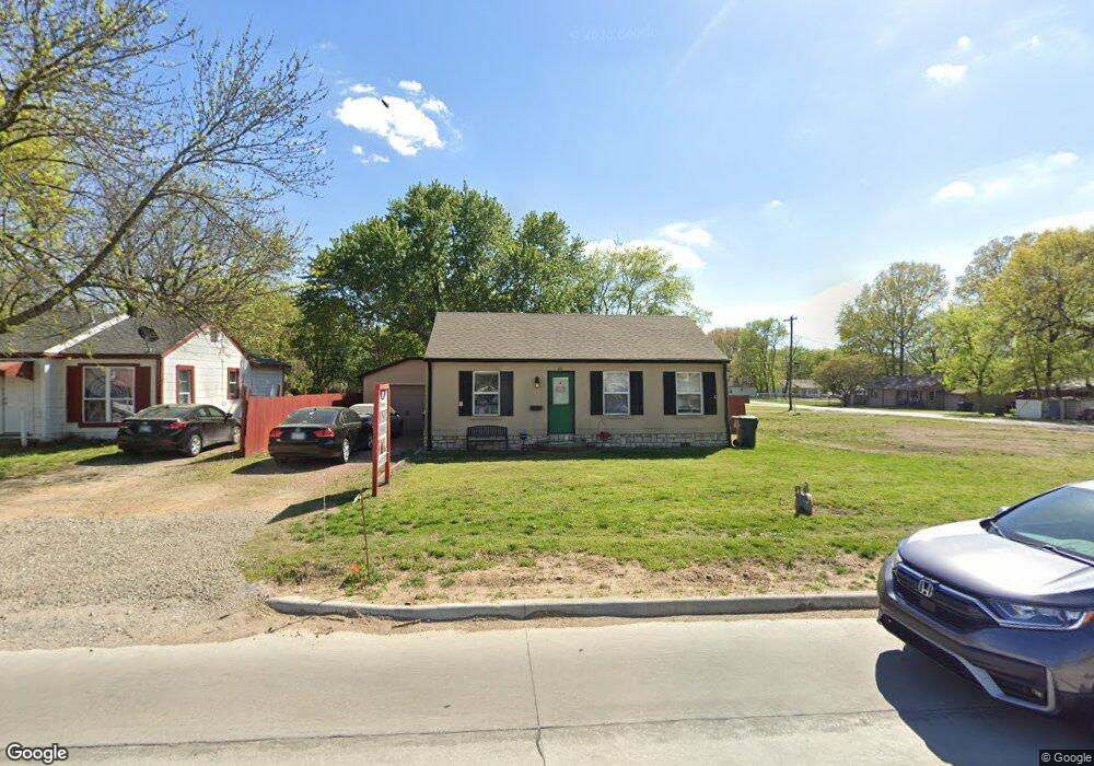 411 E 2nd St, Claremore, OK 74017 - photo 1