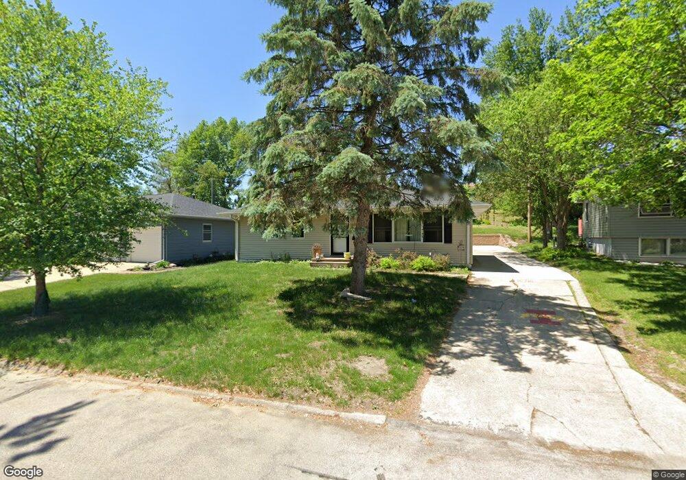 601 35th St SE, Cedar Rapids, IA 52403 - photo 1