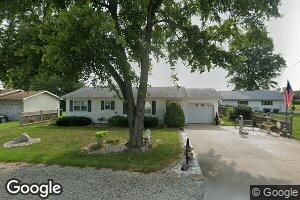 1008 N Cypress St, Saint Elmo, IL 62458