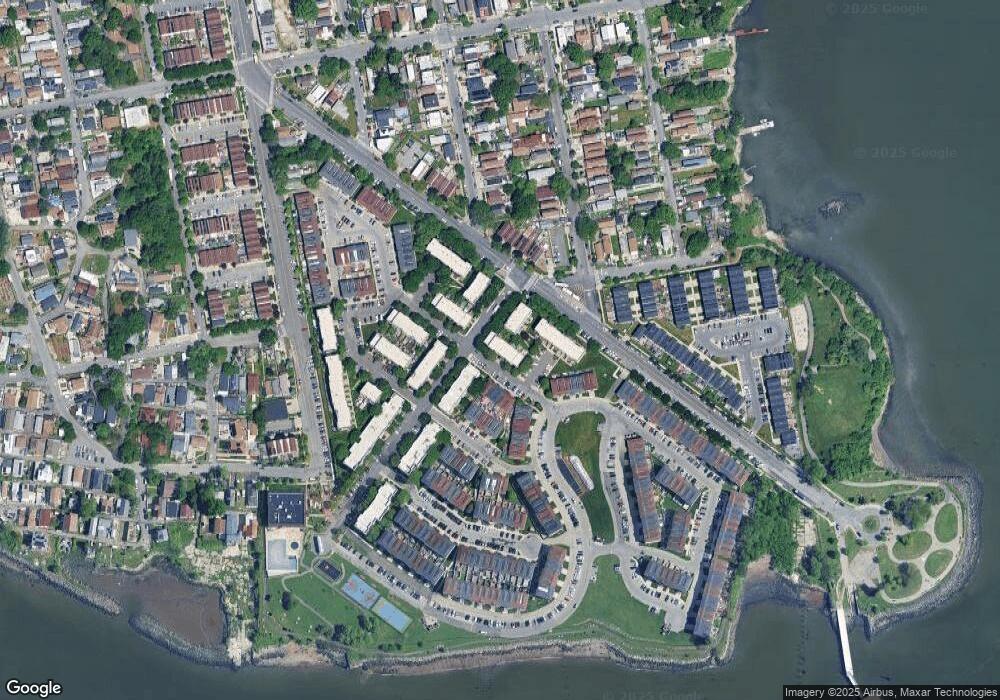 114 Neptune Ln unit 8114H, Bronx, NY 10473 - photo 1