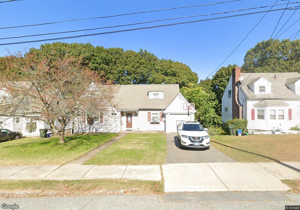 33 Crest St, New London, CT 06320 - photo 1