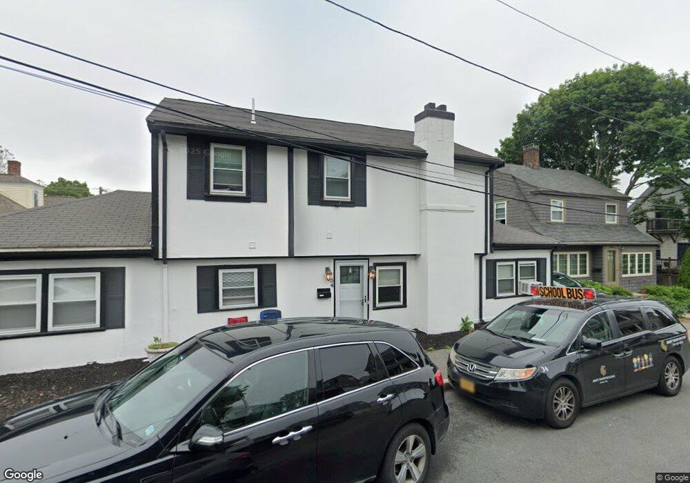 34 Hillcrest Cir, Swampscott, MA 01907 - photo 1