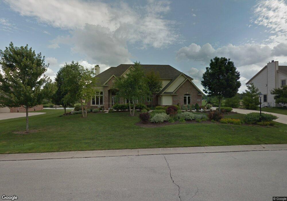 N70W14489 Terrace Dr, Menomonee Falls, WI 53051 - photo 1