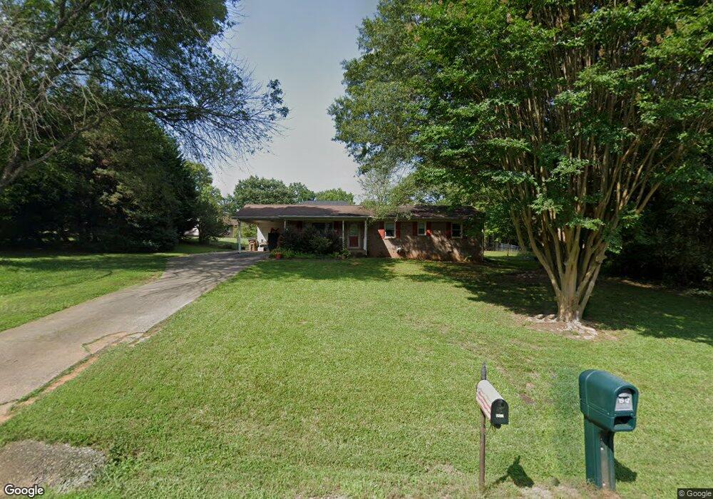 1911 Kendrick Cir, Shelby, NC 28152 - photo 1