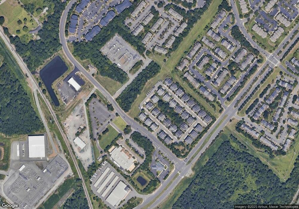 11253 Wortham Crest Cir, Manassas, VA 20109 - photo 1