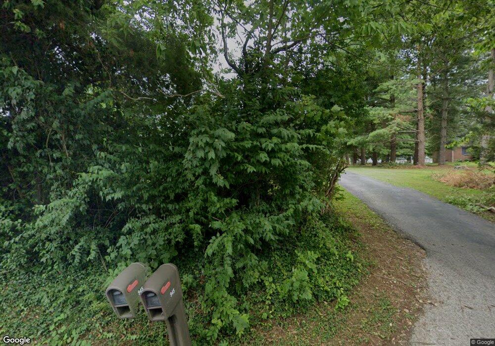 945 Gwinn Isand Rd, Danville, KY 40422 - photo 1