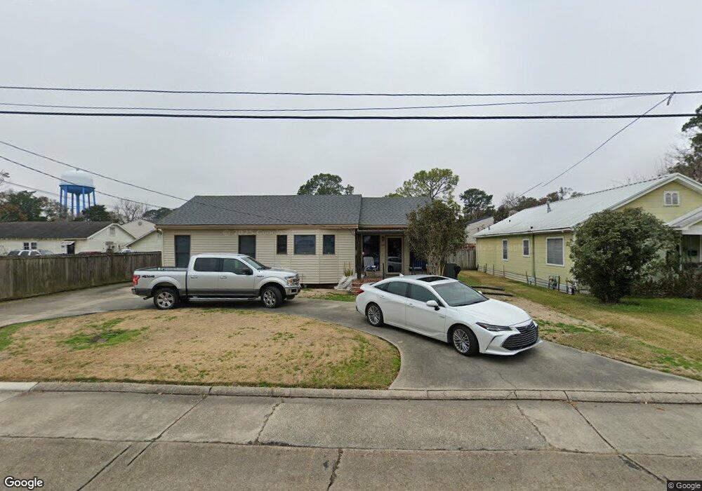 105 Decuir St, New Iberia, LA 70560 - photo 1