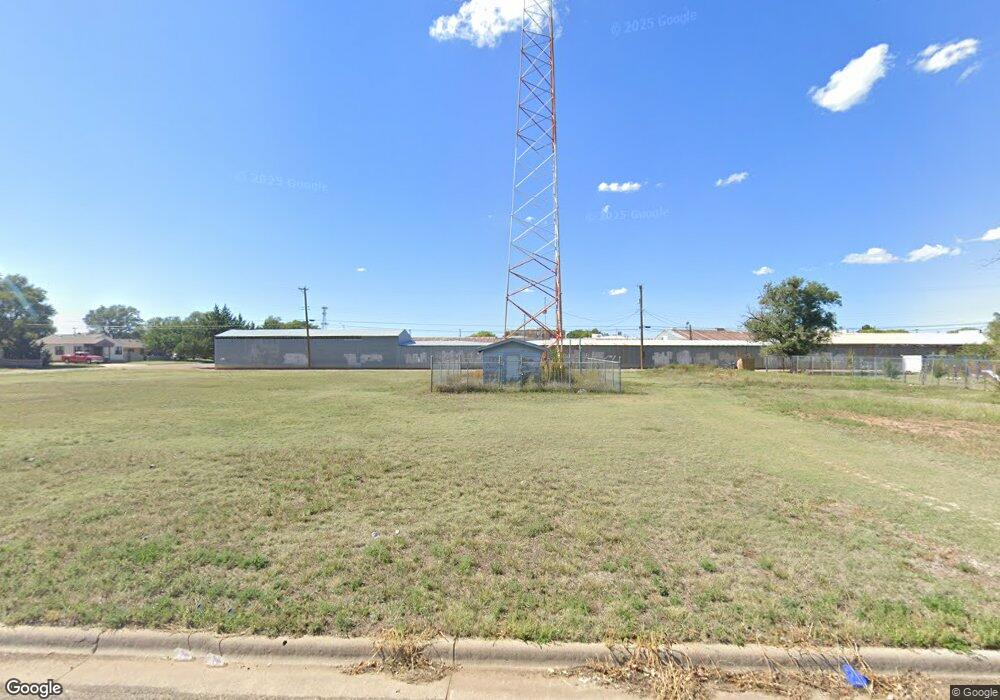 712 Binkley Ave, Dumas, TX 79029 - photo 1