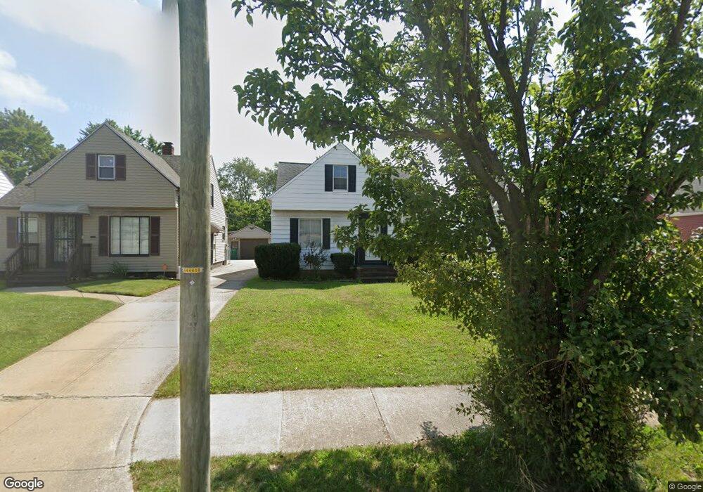 19960 Mccracken Rd, Maple Heights, OH 44137 - photo 1