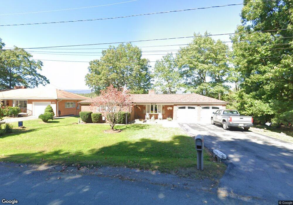 1007 Cliftwood Cir, Clifton Forge, VA 24422 - photo 1