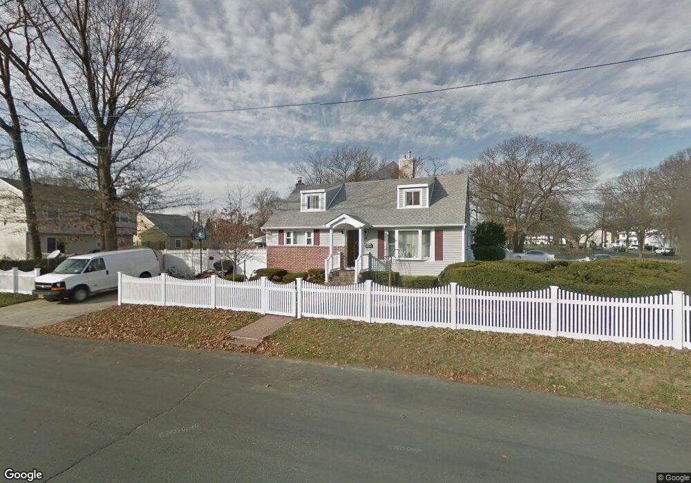 31 Hollywood Ave, Copiague, NY 11726 - photo 1