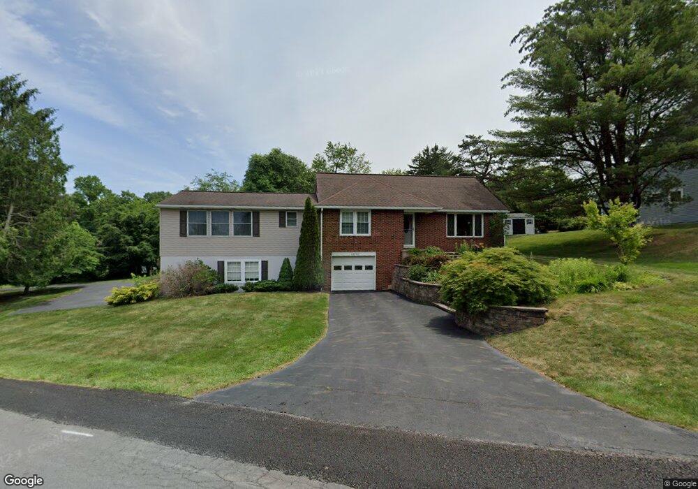 1014 Mcrae Ln, Lewisburg, PA 17837 - photo 1