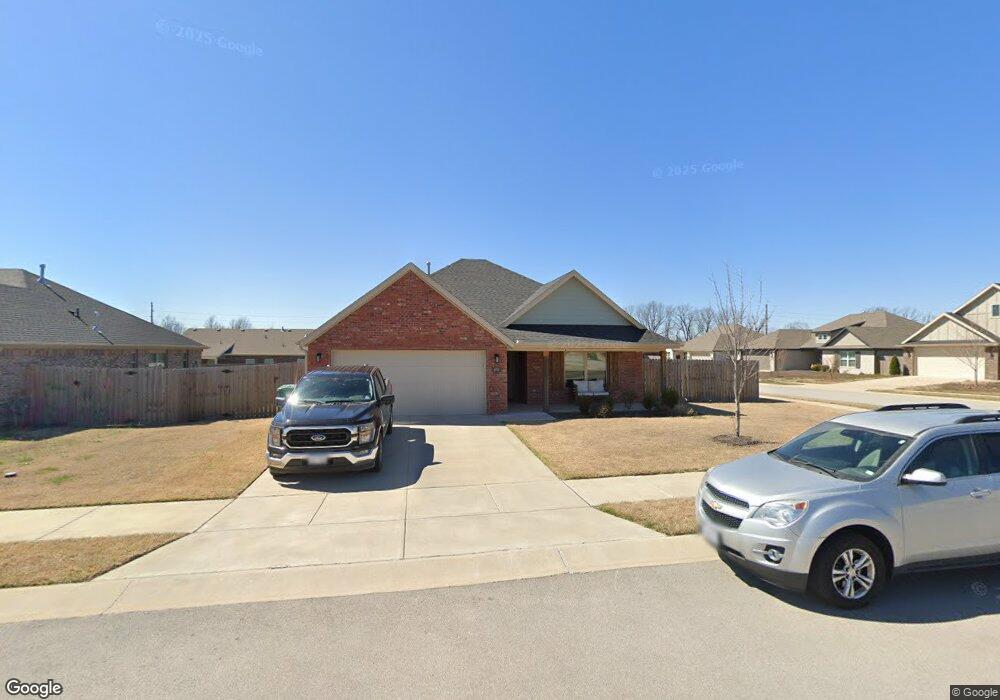 891 Jameson St, Tontitown, AR 72762 - photo 1
