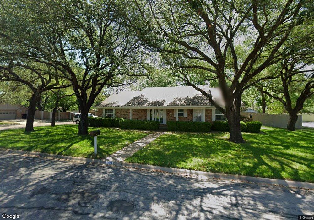 1301 Surry Place Dr, Cleburne, TX 76033 - photo 1